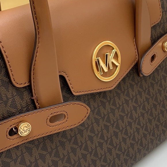 MICHAEL KORS CARMEN MEDIUM FLAP SATCHEL BROWN SIGNATURE COLOR - Picture 4 of 16